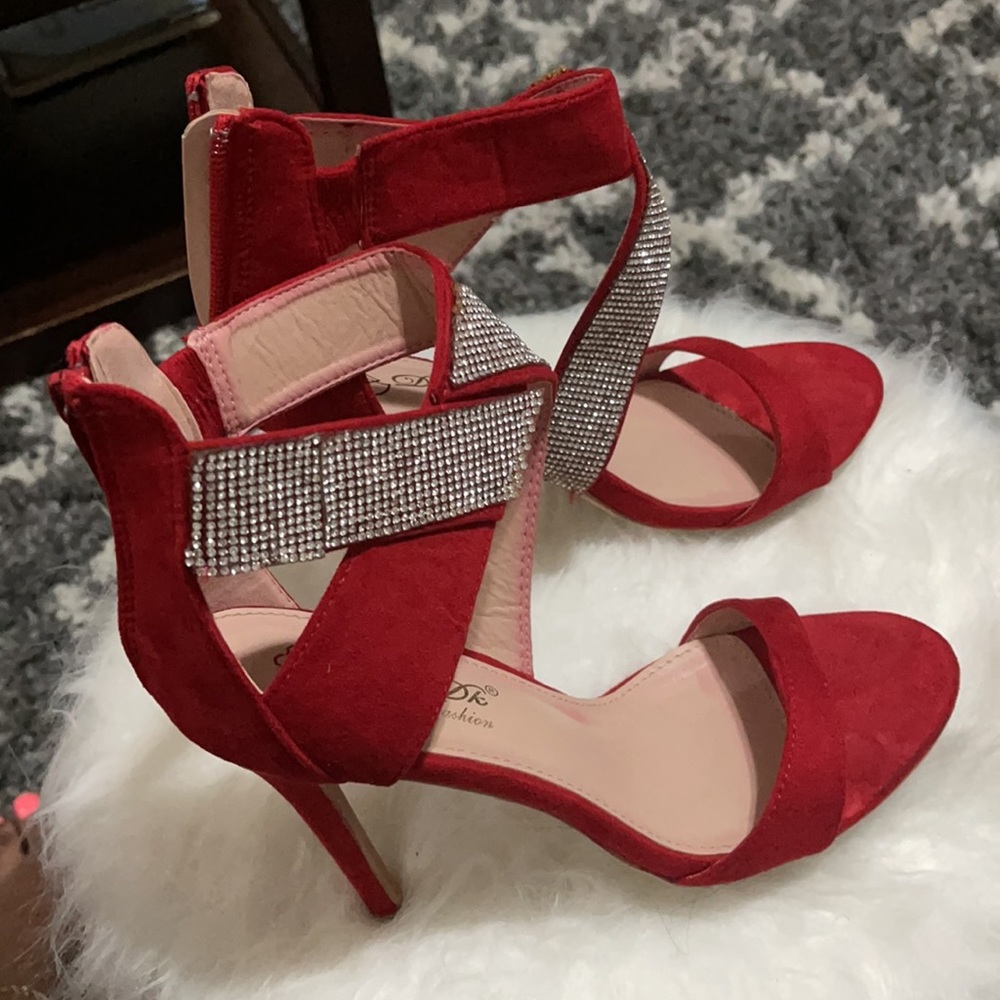 👠 Red Rhinestones Heels 👠 - Picture 2 of 3